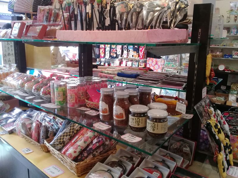 Đồ lưu niệm ở Arashiyama